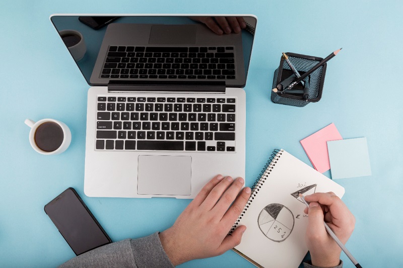 لابتوب للعمل الحر والعمل عن بعد